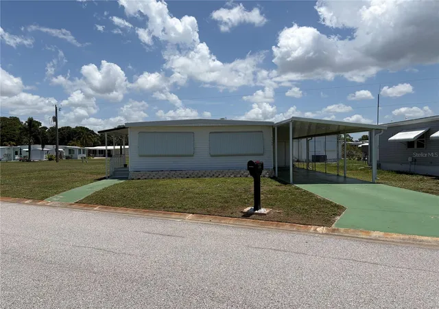 Photo 3 of Manufactured home for sale at 5304 Cherry Hl Ave, Sarasota, FL 34234 | MLS# A4699773 | Listing updated on 2026-07-13