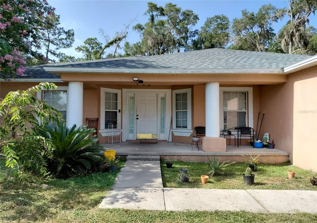 Photo 3 of Single family home for sale at 2716 Ne 24th Place, Ocala, FL 34470 | MLS# OM728343 | Listing updated on 2026-07-15