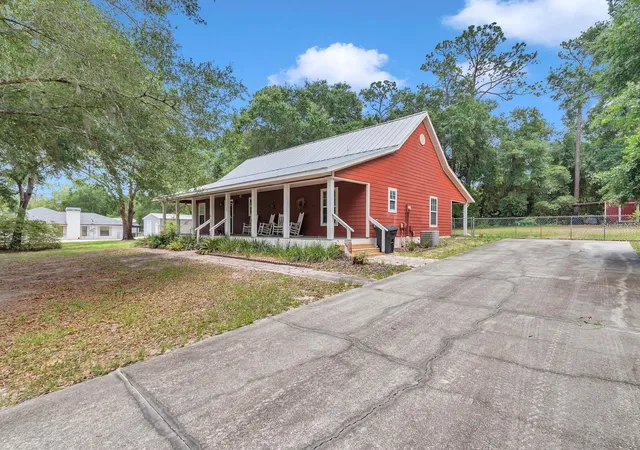 Photo 4 of Single Family Residence at 23608 NE 124th Place Rd, Fort Mc Coy, FL 32134 | MLS# OM728346 |  | Sold on 2026-10-08