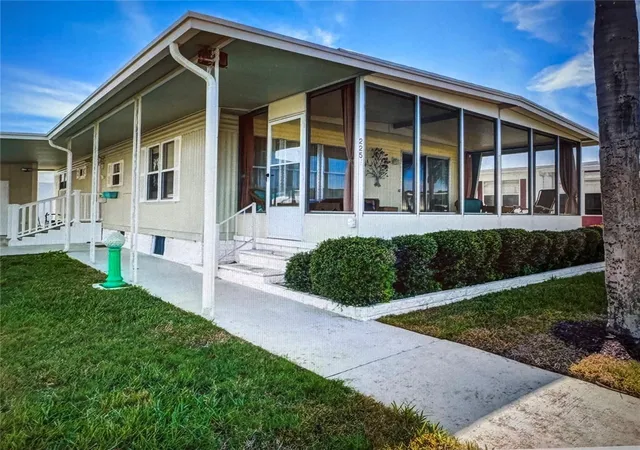 4th image of 225 Dixie Ln, Tarpon Springs, FL 34689 | MLS# TB8528582