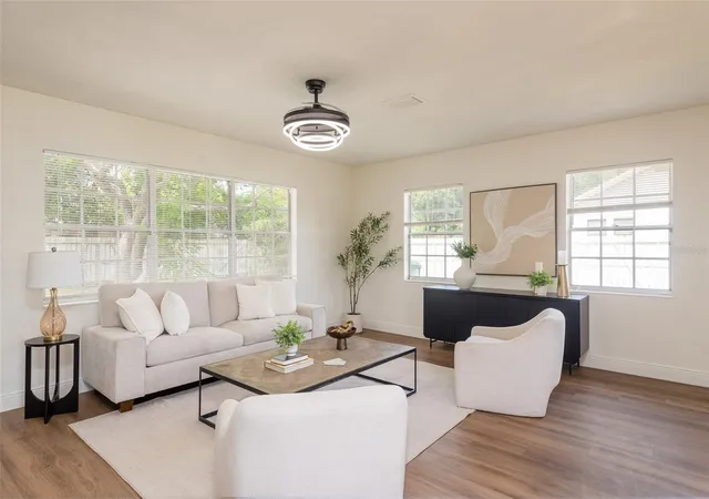 Photo 3 of Single family home for sale at 2421 Linsey St, Tampa, FL 33605 | MLS# TB8528586 | Listing updated on 2026-09-25