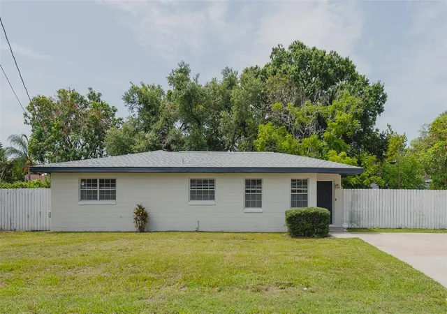 Photo 32 of Single family home for sale at 2421 Linsey St, TAMPA, FL 33605 | MLS# TB8528586 | Listing updated on 2026-09-25