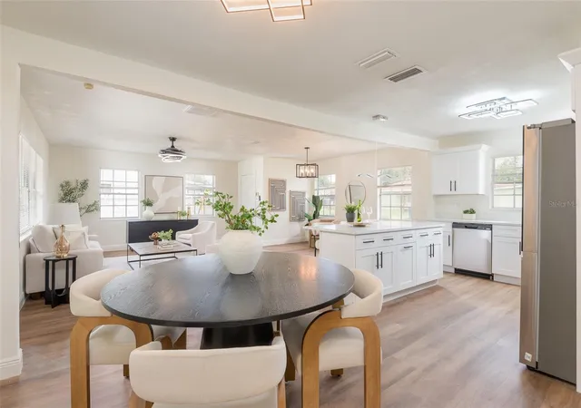 Photo 4 of Single family home for sale at 2421 Linsey St, Tampa, FL 33605 | MLS# TB8528586 | Listing updated on 2026-09-25