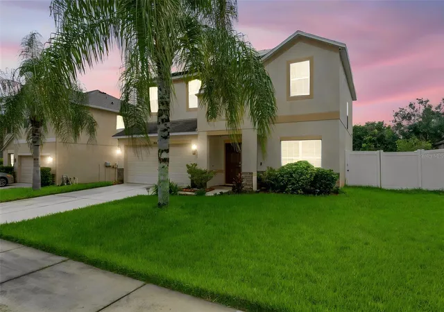 3rd image of 1424 Main St, Valrico, FL 33594 | MLS# TB8528588