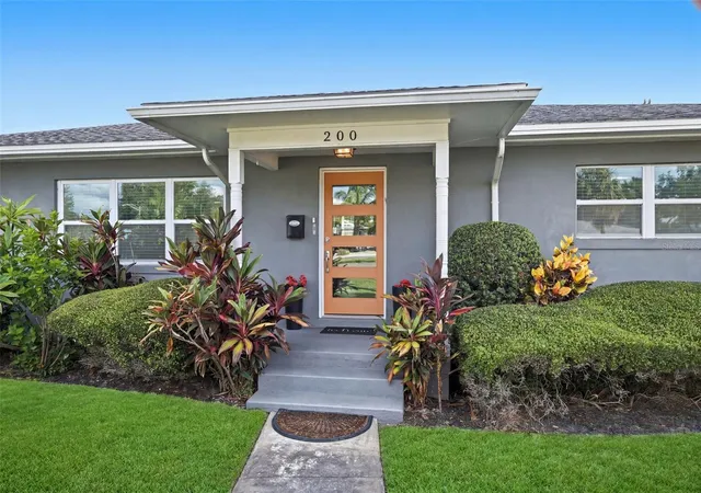 Photo 1 of Single family home for sale at 200 Park St N, Saint Petersburg, FL 33710 | MLS# TB8528599 | Listing updated on 2026-09-05