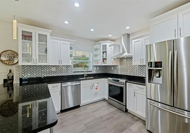 Photo 3 of Single family home for sale at 200 Park St N, Saint Petersburg, FL 33710 | MLS# TB8528599 | Listing updated on 2026-10-22