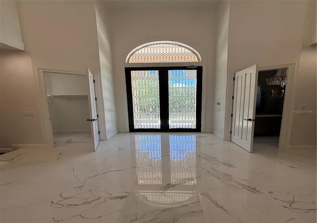 Photo 3 of Single family home for sale at 1040 Sweetwater Clb Blvd, Longwood, FL 32779 | MLS# S5153603 | Listing updated on 2026-10-02