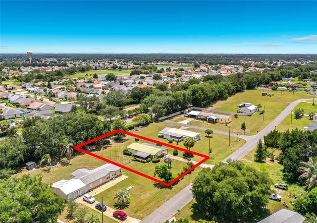 Photo 4 of Sale Pending at 8233 County Rd 109b, Lady Lake, FL 32159 | MLS# S5153604 | Listing updated on 2026-10-10