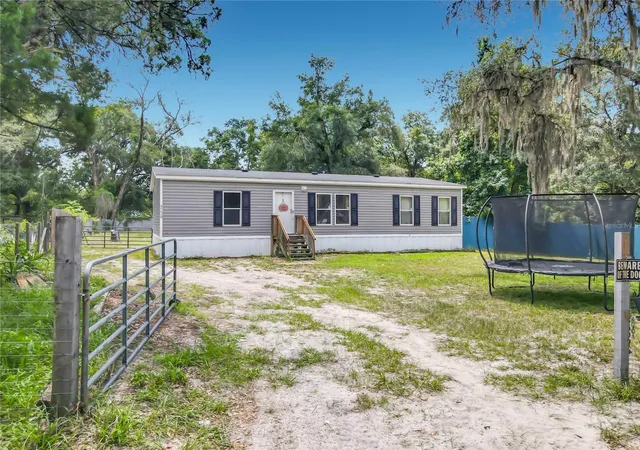 1st image of 40628 Palm Dr, Eustis, FL 32736 | MLS# G5115039
