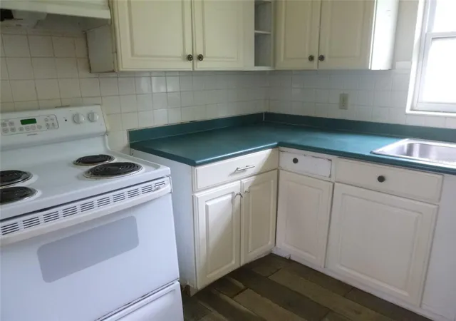4th image of 12 Hwy 630 W, Frostproof, FL 33843 | MLS# K4903631