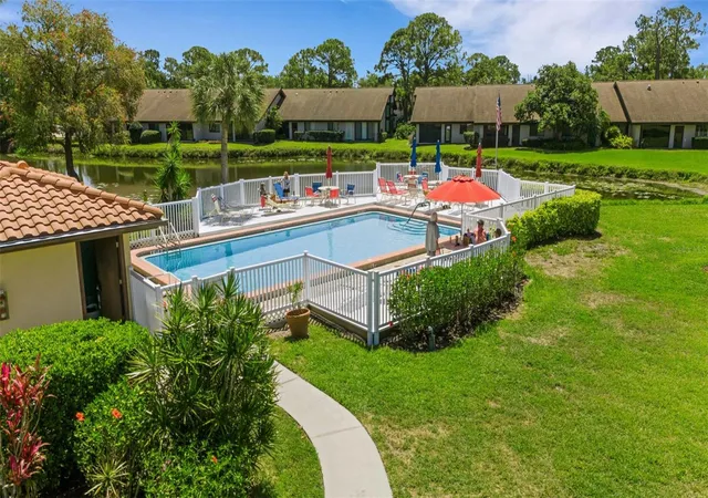 Listing Photo 4 - Condo for sale in building located at 5252 Lake Vlg Dr, SARASOTA, FL 34235 - Unit #54