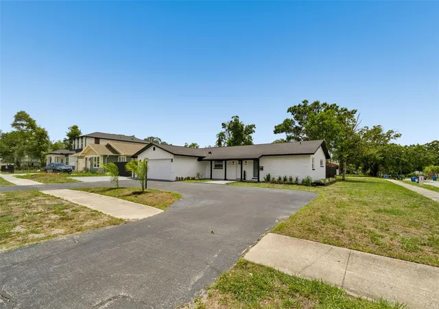 Photo 2 of Single family home for sale at 1530 49th Street N, Saint Petersburg, FL 33710 | MLS# TB8528634 | Listing updated on 2026-10-02