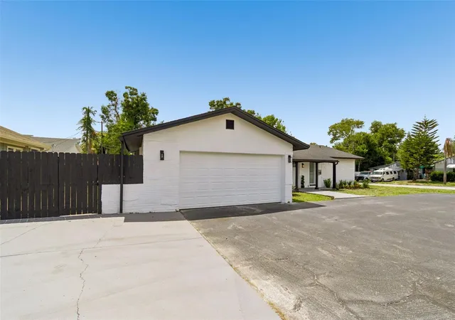 Photo 4 of Single family home for sale at 1530 49th Street N, Saint Petersburg, FL 33710 | MLS# TB8528634 | Listing updated on 2026-10-02