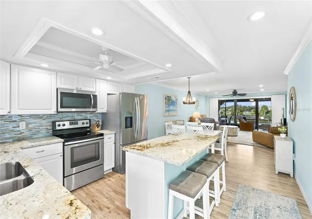 Listing Photo 4 - Condo for sale in building located at 6500 Flotilla Dr, Holmes Beach, FL 34217 - Unit #235