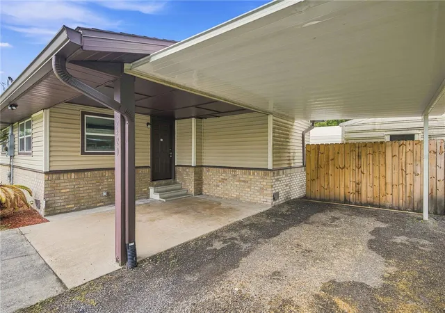 Photo 2 of Single family home for sale at 5420 Ne 25th Avenue, Ocala, FL 34479 | MLS# OM728351 | Listing updated on 2026-09-12