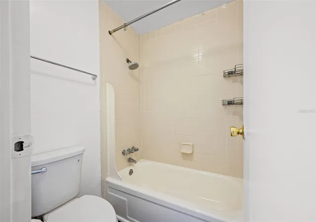 2nd image of 2811 SW Archer Rd, GAINESVILLE, FL 32608