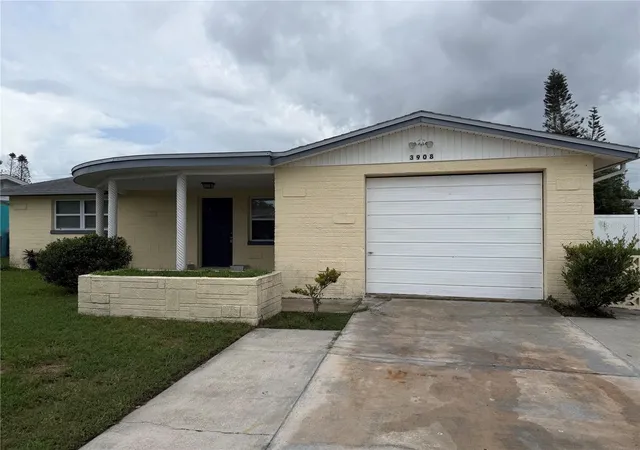 3rd image of 3908 Baden Dr, Holiday, FL 34691 | MLS# W7887587