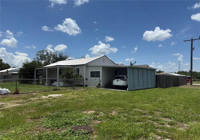 Photo 1 of Single family home for sale at 326 E Whidden St, Arcadia, FL 34266 | MLS# A4699801 | Listing updated on 2026-08-11
