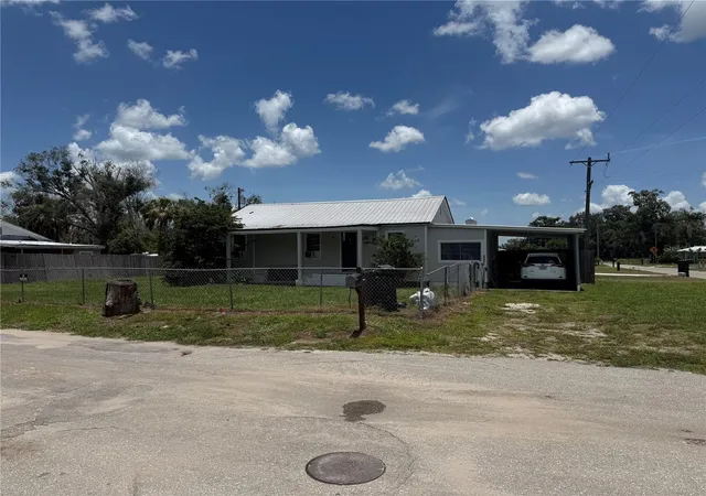 Photo 2 of Single family home for sale at 326 E Whidden St, Arcadia, FL 34266 | MLS# A4699801 | Listing updated on 2026-08-11