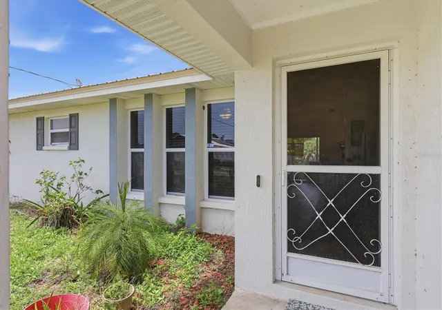 3rd image of 9084 Prospect Ave, Englewood, FL 34224 | MLS# N6145012