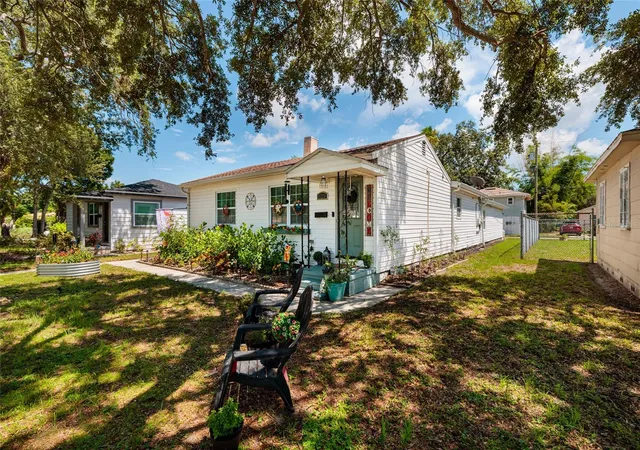 Photo 3 of Single family home for sale at 1220 56th Avenue N, Saint Petersburg, FL 33703 | MLS# TB8528662 | Listing updated on 2026-08-19