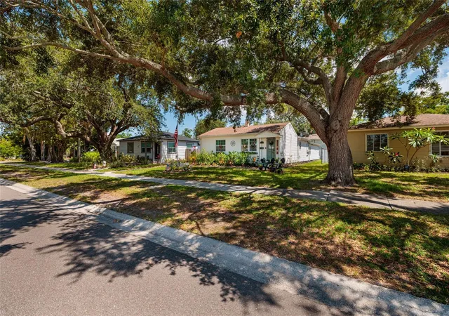 Photo 4 of Single family home for sale at 1220 56th Avenue N, Saint Petersburg, FL 33703 | MLS# TB8528662 | Listing updated on 2026-08-19