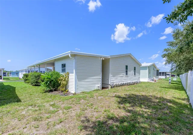 4th image of 5707 45Th St E #222, Bradenton, FL 34203 | MLS# A4699806