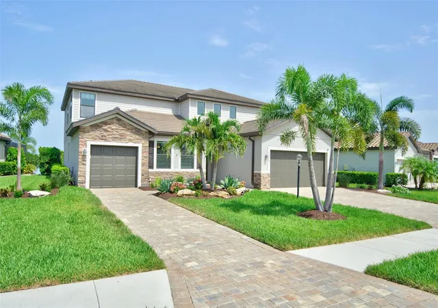 Photo 4 of Single family home for sale at 17618 Polo Trl, Bradenton, FL 34211 | MLS# TB8528672 | Listing updated on 2026-08-30