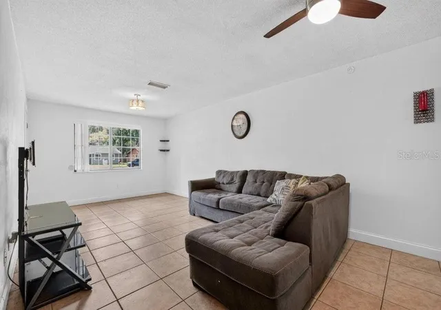 5th image of 912 Royal Oak Ct, Daytona Beach, FL 32117 | MLS# V4950173