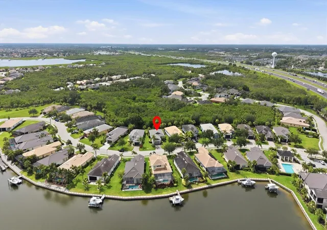Photo 2 of Single family home for sale at 5029 Lake Overlook Ave, Bradenton, FL 34208 | MLS# A4699811 | Listing updated on 2026-08-23