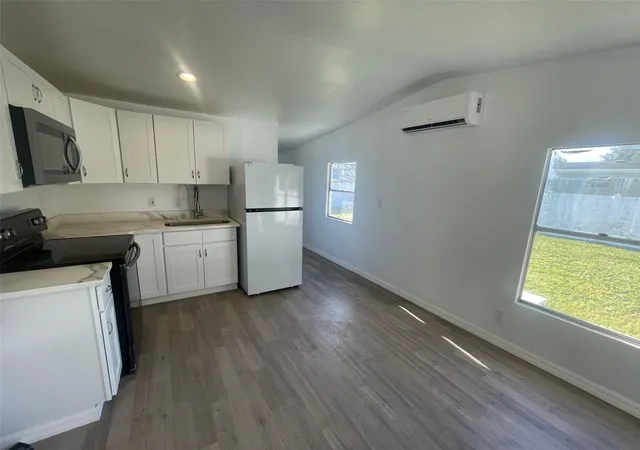 Photo 3 of Manufactured home for sale at 7489 Charlin Pkwy, Orlando, FL 32822 | MLS# O6424592 | Listing updated on 2026-07-14