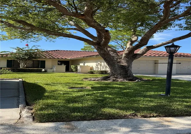 Photo 3 of House for sale at 18427 Aintree Ct, Tampa, FL 33647 | MLS# TB8528692 | Listing updated on 2026-09-03