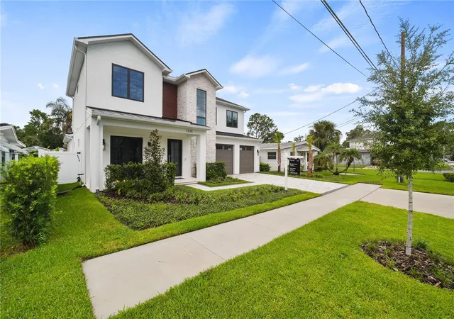 Photo 3 of Single family home for sale at 1326 W New Hampshire St, Orlando, FL 32804 | MLS# O6424610 | Listing updated on 2026-09-24