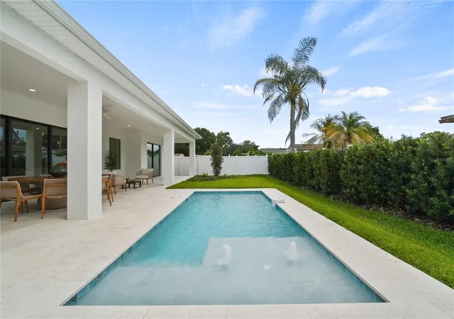 Photo 3 of Single family home for sale at 1326 W New Hampshire St, Orlando, FL 32804 | MLS# O6424610 | Listing updated on 2026-10-20