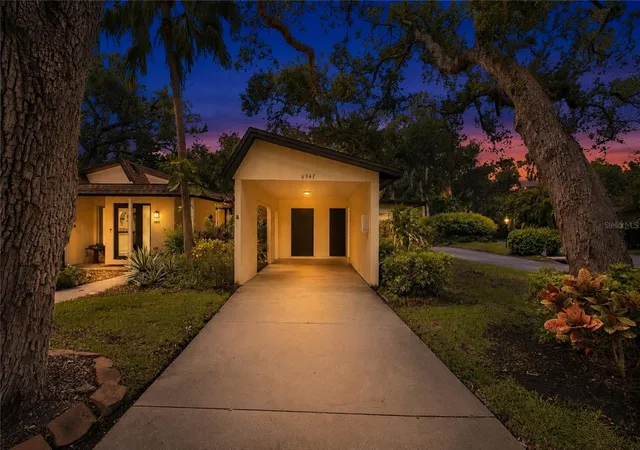 Photo 1 of Single family home for sale at 6947 Woodwind Dr #77, Sarasota, FL 34231 | MLS# C7528338 | Listing updated on 2026-07-17