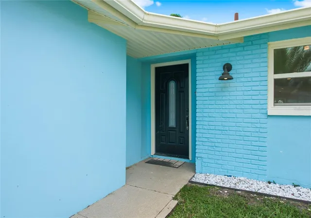 Photo 2 of Single family home for sale at 4930 Pompano Dr, New Port Richey, FL 34652 | MLS# L4963469 | Listing updated on 2026-09-15
