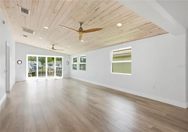 Photo 4 of Single family home for sale at 4930 Pompano Dr, New Port Richey, FL 34652 | MLS# L4963469 | Listing updated on 2026-09-15