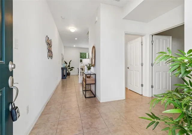 Photo 3 of Single family home for sale at 7612 Sunshine Brg Ave, Gibsonton, FL 33534 | MLS# TB8528721 | Listing updated on 2026-09-23