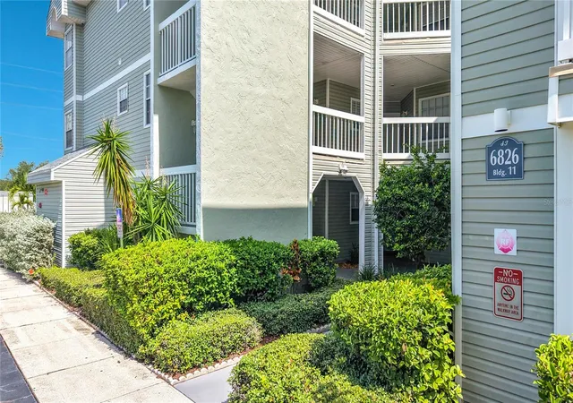 Photo 3 of Condo for sale at 6826 Stones Throw Cir N #11101, St Petersburg, FL 33710 | MLS# TB8528722 | Listing updated on 2026-10-16
