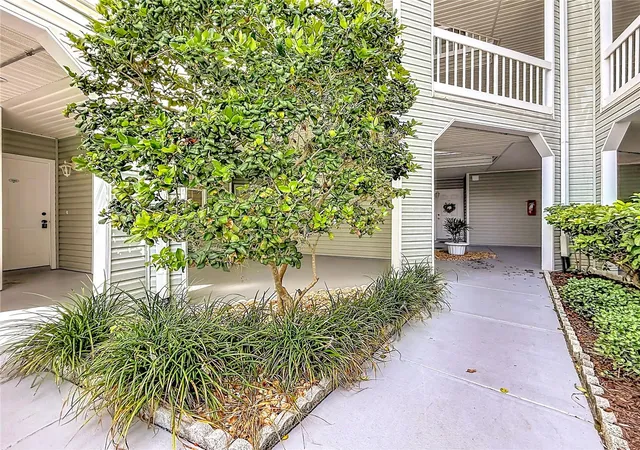 Listing Photo 4 - Condo for sale in building located at 6826 Stones Throw Cir N, ST PETERSBURG, FL 33710 - Unit #11101