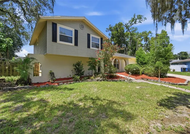 5th image of 1200 Lake Valrico Ln, Valrico, FL 33594 | MLS# O6424631