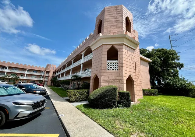 Condo for sale at 2458 Columbia Dr #28, Clearwater, FL 33763 | MLS# TB8528727 | Listing updated on 2026-09-23