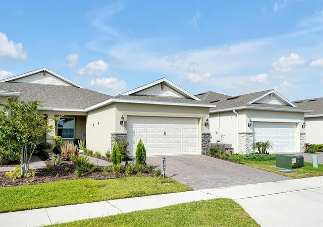 Photo 3 of Single family home for sale at 2726 Summer Retreat Ln, Kissimmee, FL 34744 | MLS# TB8528728 | Listing updated on 2026-08-26