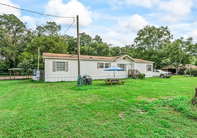Photo 3 of Manufactured home for sale at 4603 Nw 61st Lane, Ocala, FL 34482 | MLS# OM728377 | Listing updated on 2026-07-23