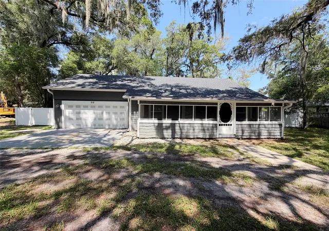 1st image of 312 Wade Ave, Deland, FL 32724 | MLS# V4950175
