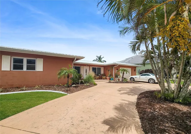 Photo 1 of Single family home for sale at 270 Belaire Ct, Punta Gorda, FL 33950 | MLS# C7528352 | Listing updated on 2026-09-23