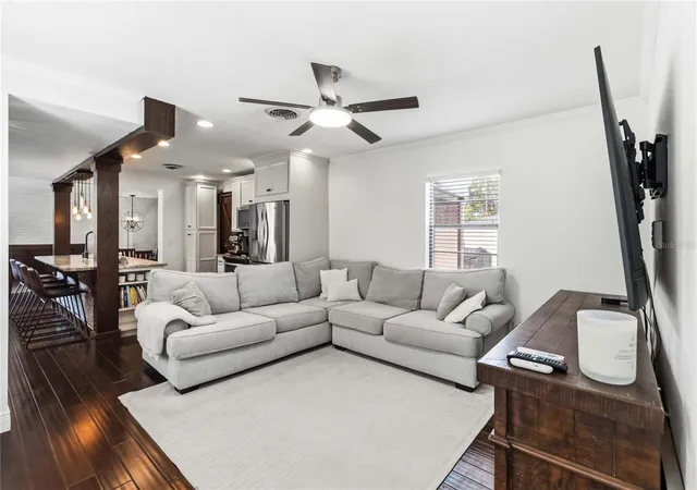 Photo 3 of Single family home for sale at 2918 Carl Ter, Orlando, FL 32804 | MLS# O6424720 | Listing updated on 2026-09-03