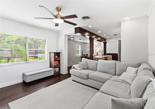 Photo 4 of Single family home for sale at 2918 Carl Ter, Orlando, FL 32804 | MLS# O6424720 | Listing updated on 2026-09-03