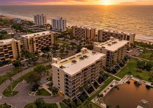 Photo 1 of Condo for sale at 1095 Gulf Of Mexico Dr #303, Longboat Key, FL 34228 | MLS# A4699853 | Listing updated on 2026-09-01