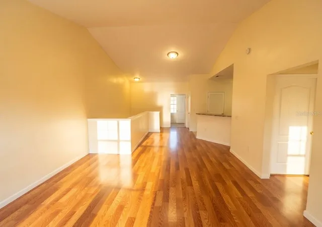Listing Photo 5 - Condo for sale in building located at 10412 Villa Vw Cir, TAMPA, FL 33647 - Unit #10412